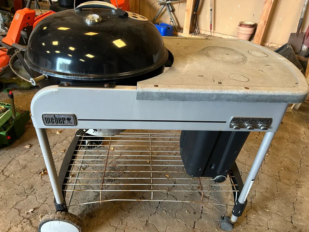 Billede 3 - Weber kulgrill i fin stand