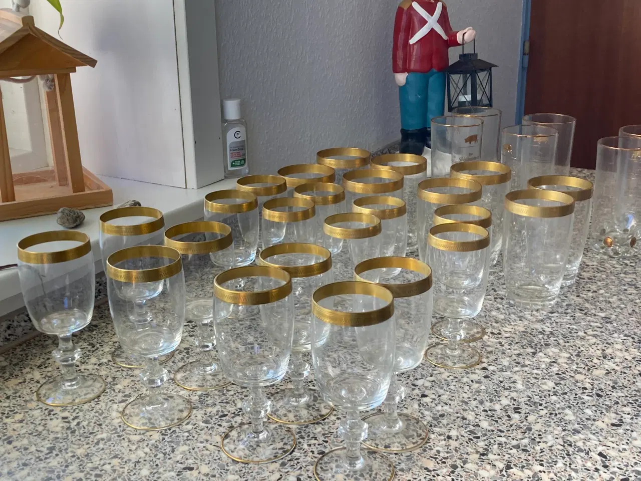 Billede 1 - 24 Glas med Guldrand fra 1950