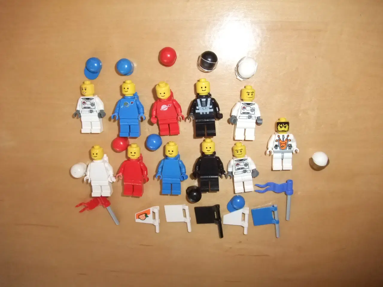 Billede 4 - Lego Space/Rumfart Figurer