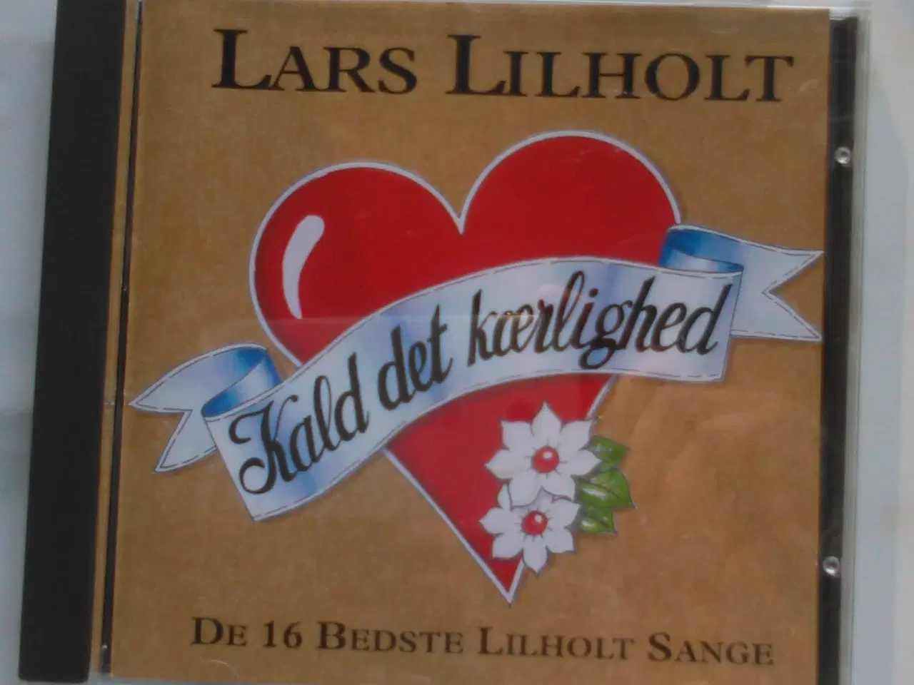 Billede 1 - LARS LILHOLT: KALD DET KÆRLIGHED