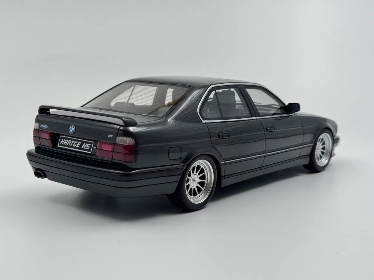 Billede 4 - 1989 BMW M5 Hartge H5 V12 1:18  ( BMW M5 E34 ) 