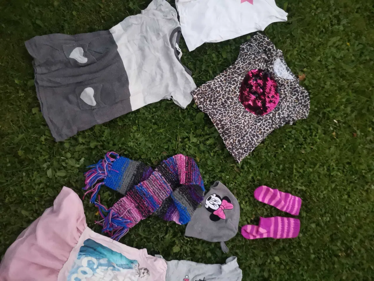 Billede 2 - Tøj pakke pige str 4-6år 5 kr ialt 🌸