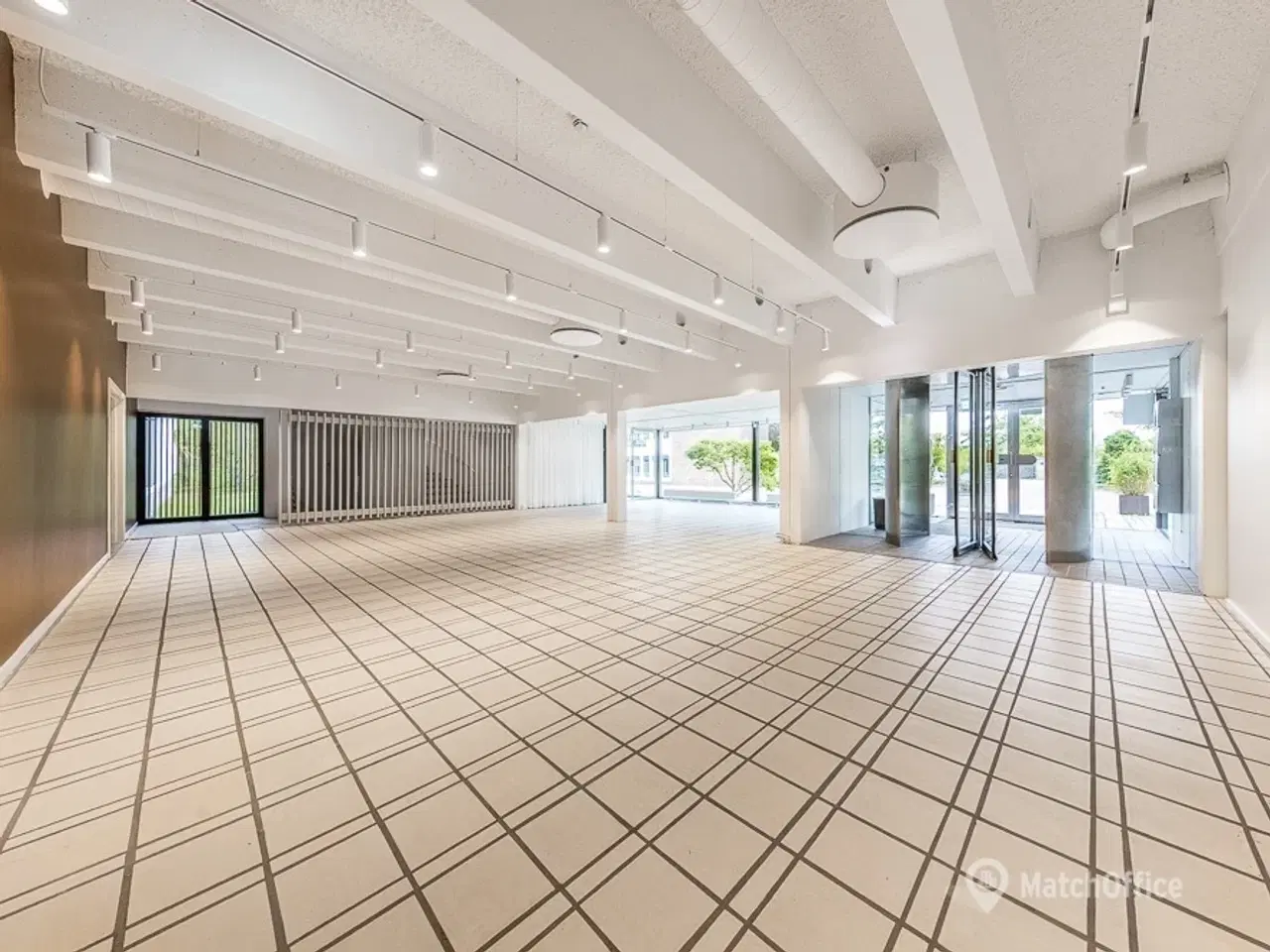 Billede 14 - Unik arkitektur placeret i skøn natur