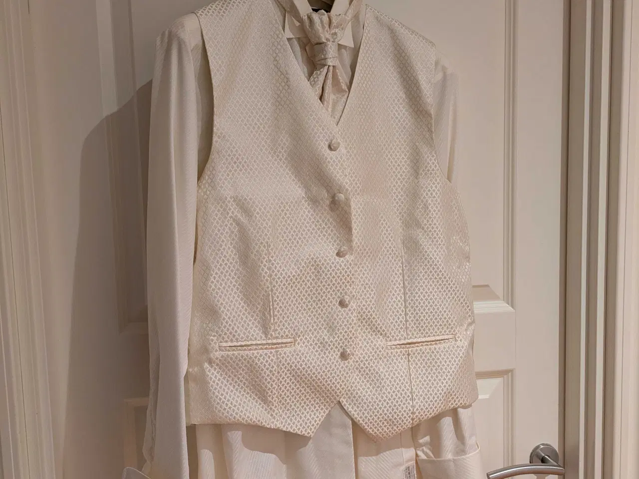 Billede 4 - Meget pænt brudgom-sæt