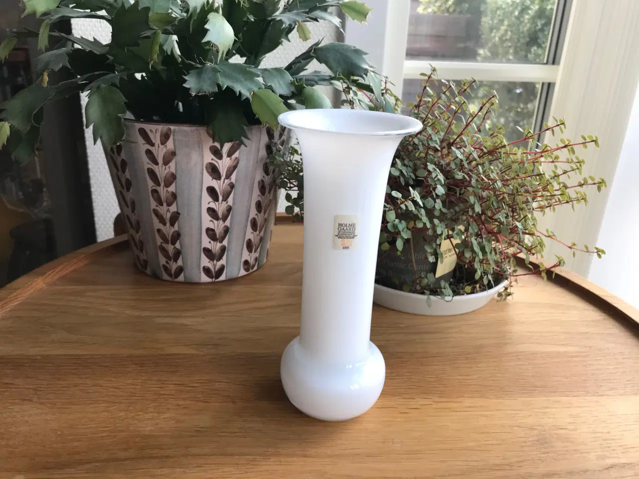 Billede 1 - Trompet vase, opal, lille, Holmegaard