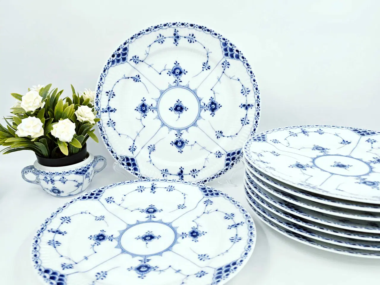 Billede 1 - Musselmalet Halvblonde Middagstallerken Porcelæn 