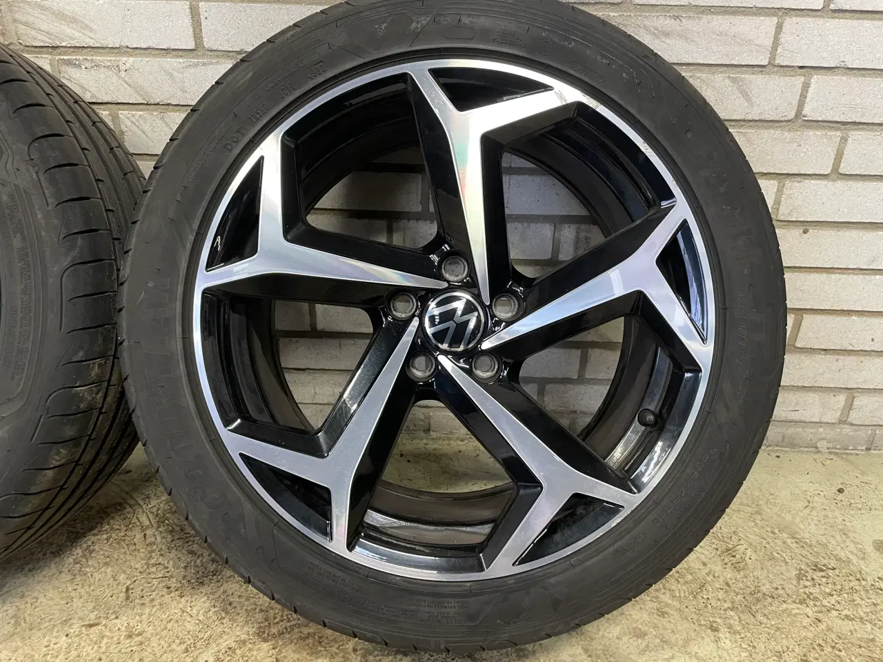 Billede 4 - 18 VW Passat 235/45r18 Ref.271 sommer