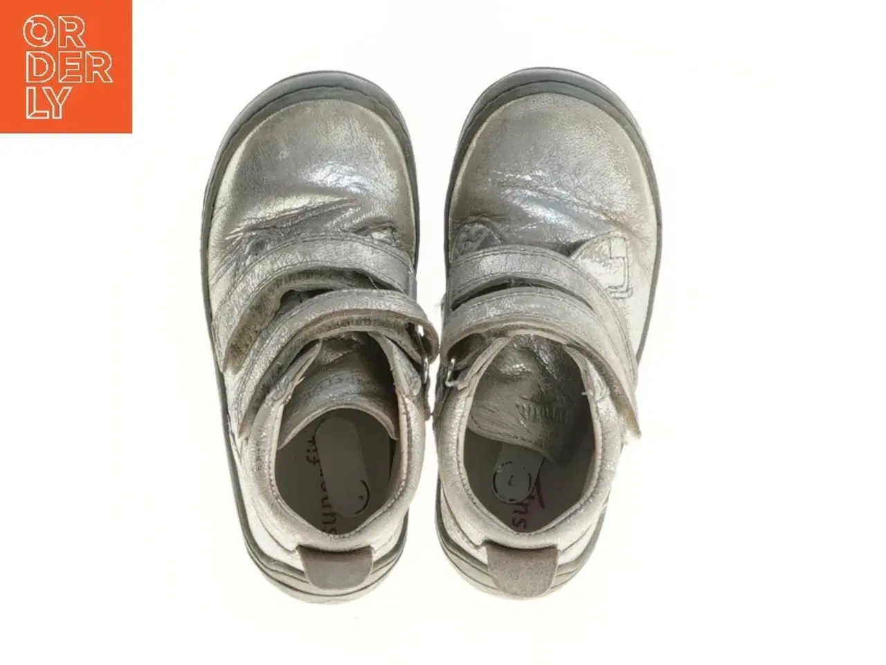 Billede 2 - Sølvfarvede børnesko med velcro fra Superfit (str. 23 )