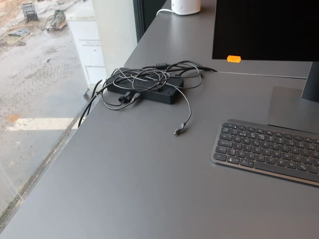 Billede 5 - 2 stk. 24" DELL skærme samt dockingstation og tastatur