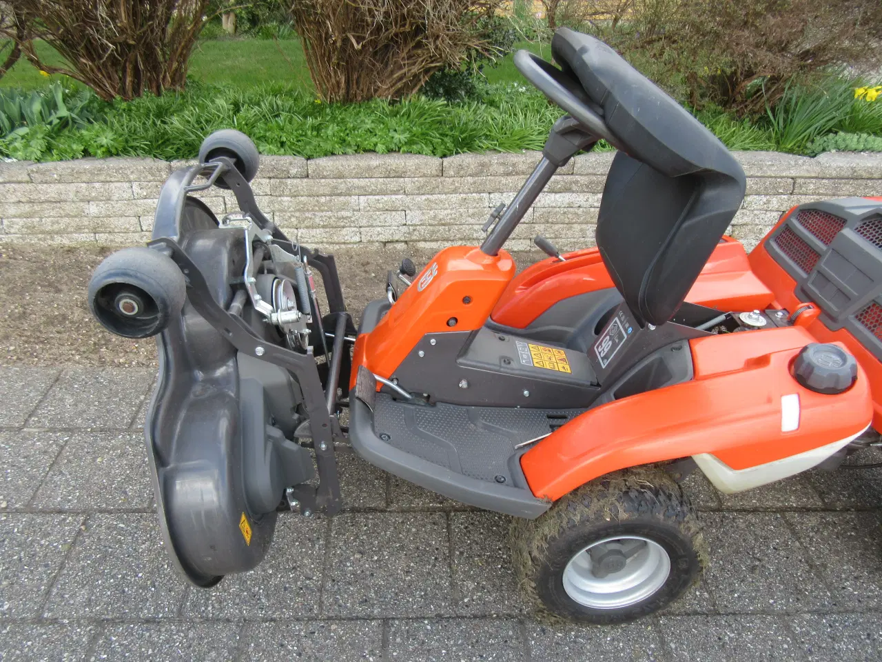 Billede 1 - Husqvarna r214c