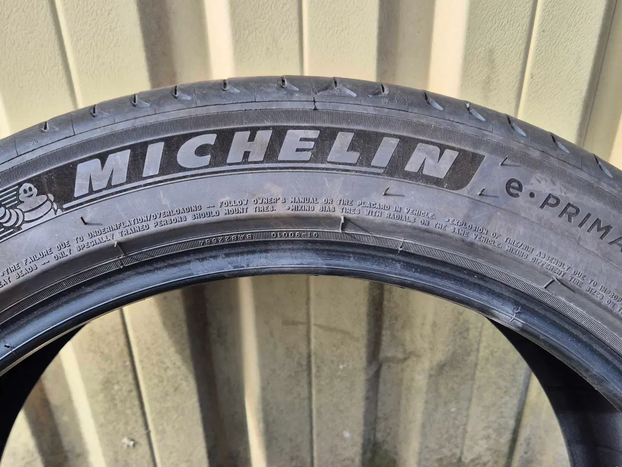 Billede 1 - Sommerdæk 235/45/R18