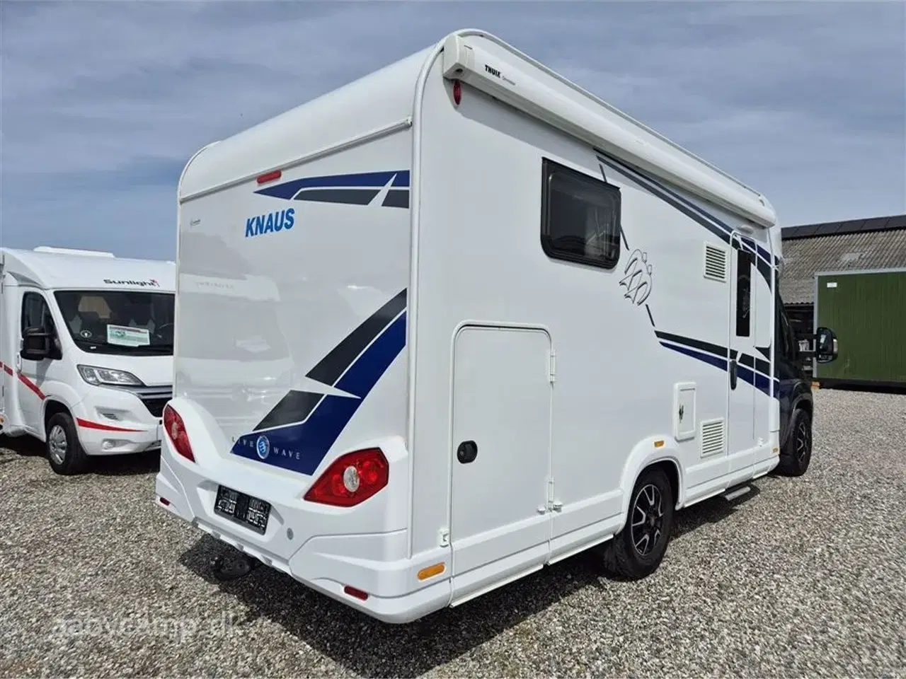 Billede 2 - 2019 - Knaus L!VE Wave 650 MX   Automatgear. batteri. markise. Dellæder. Anhængertræk. elektrisk indgangstrin. Queensbed. LPG fyldegas.