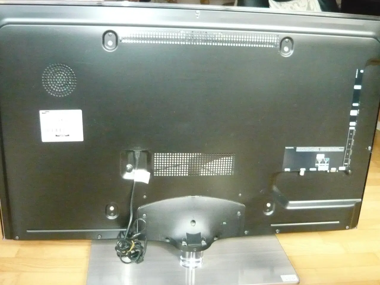 Billede 5 - VELHOLDT "SAMSUNG" 40" LED T.V. INCL. SURRAUND