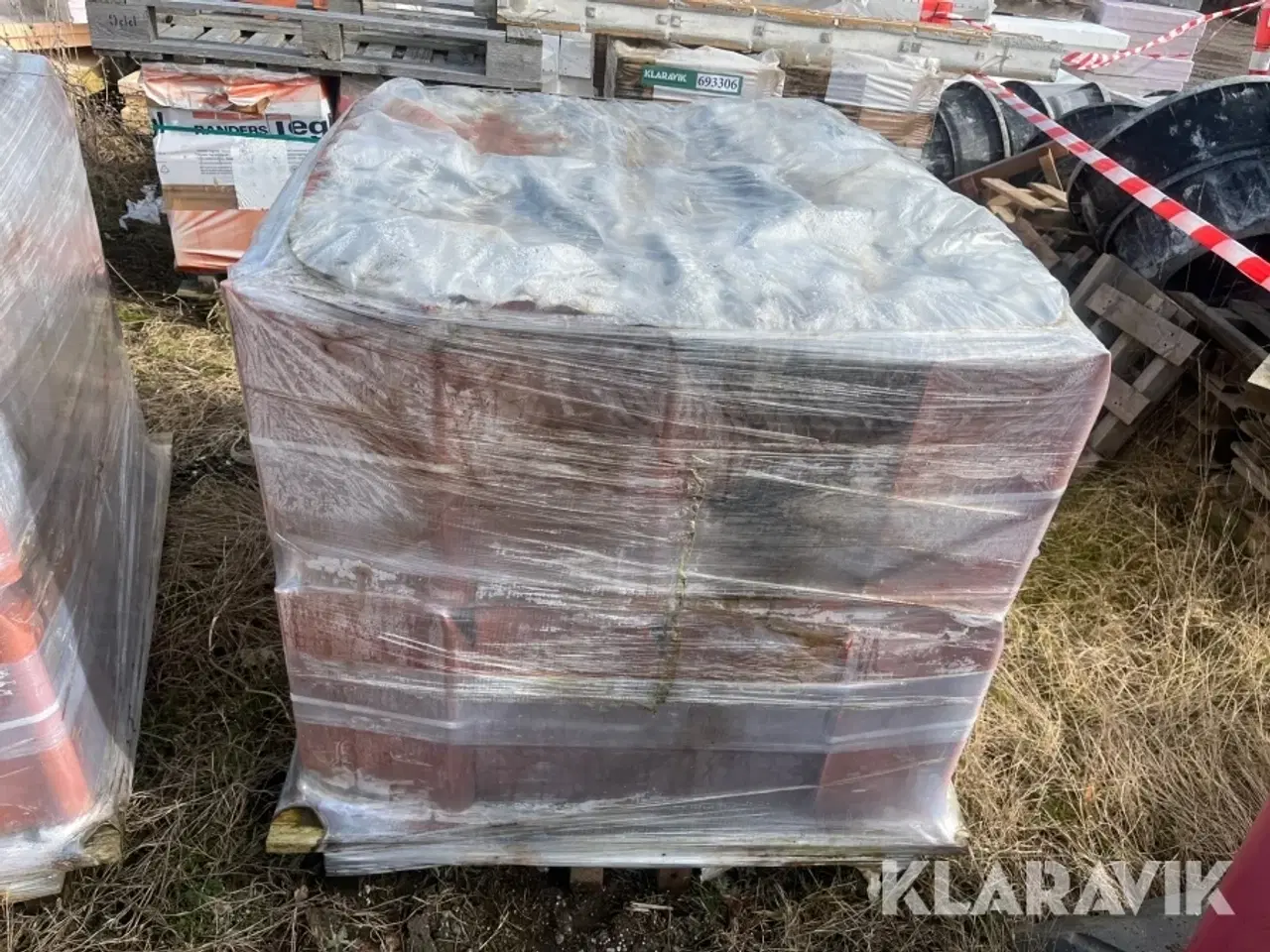 Billede 2 - Tagsten BMI 5 paller blandet