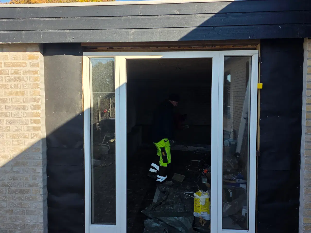 Billede 10 - Jeg udfører belægningsarbejde.