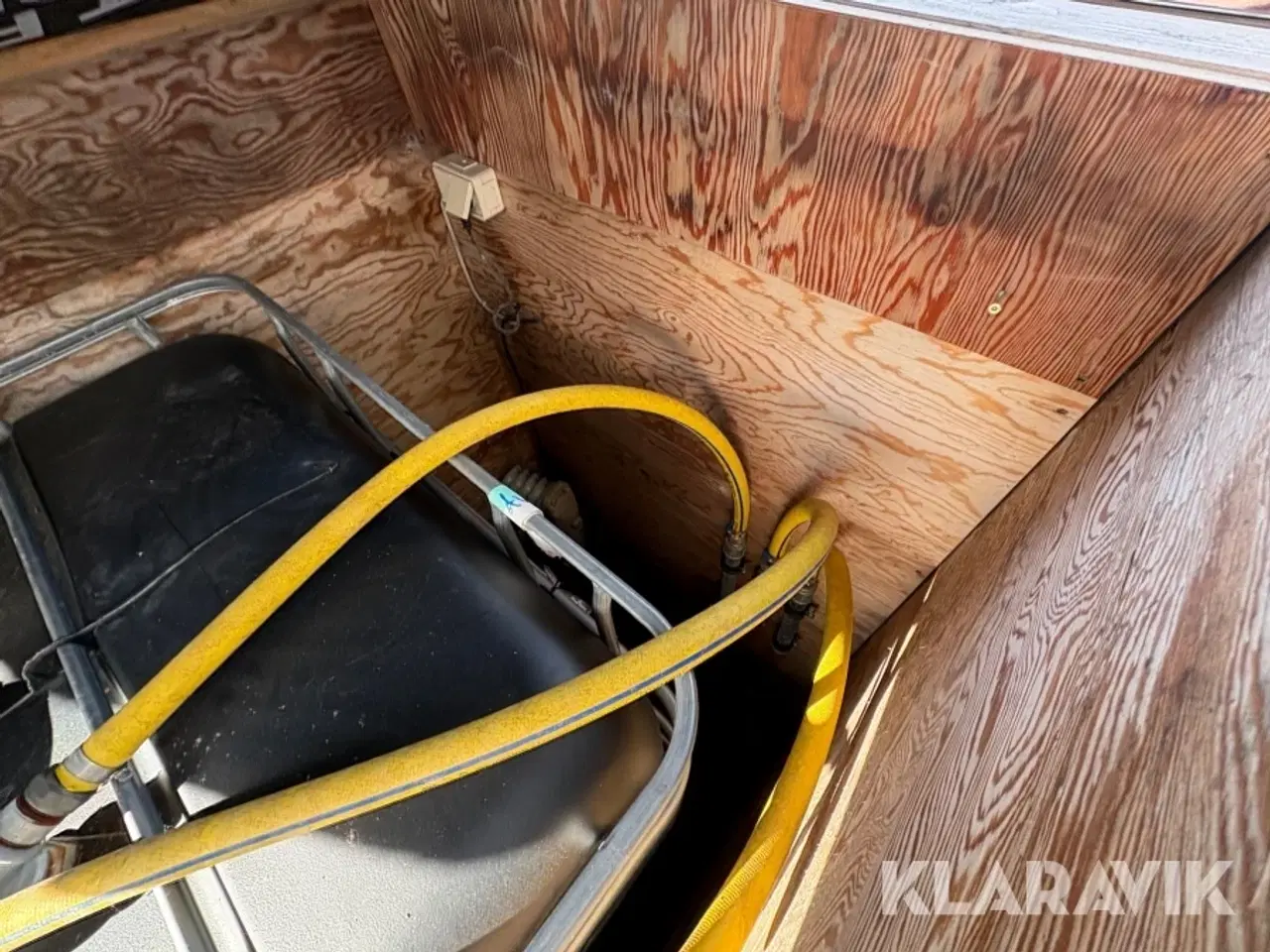 Billede 7 - Isoleret kasse med vandtank