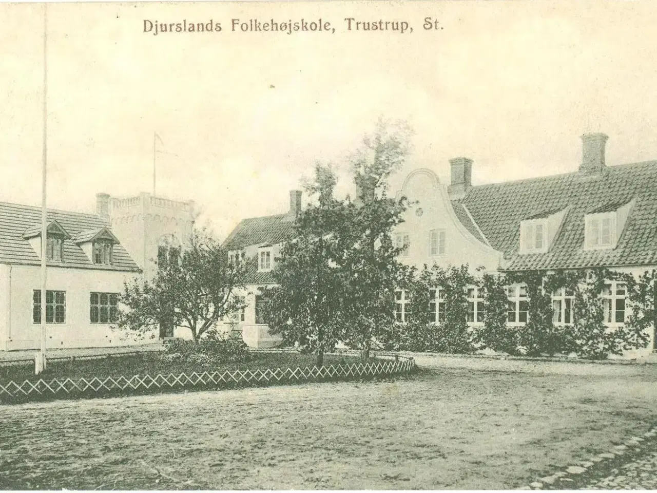 Billede 1 - Folkehøjskolen, Trustrup St.