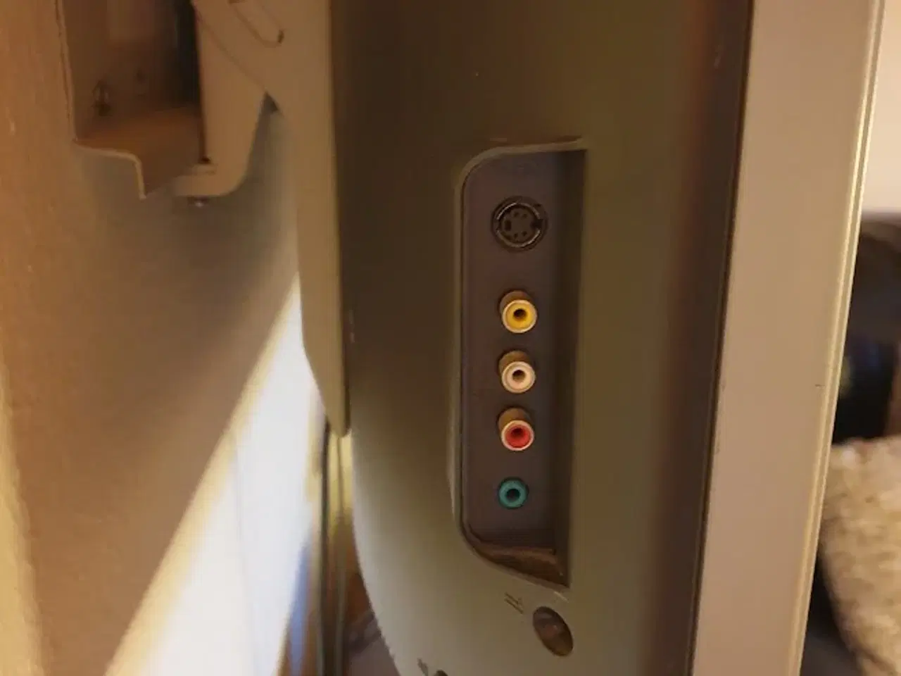 Billede 4 - Sony fjernsyn incl ophæng og cromecast