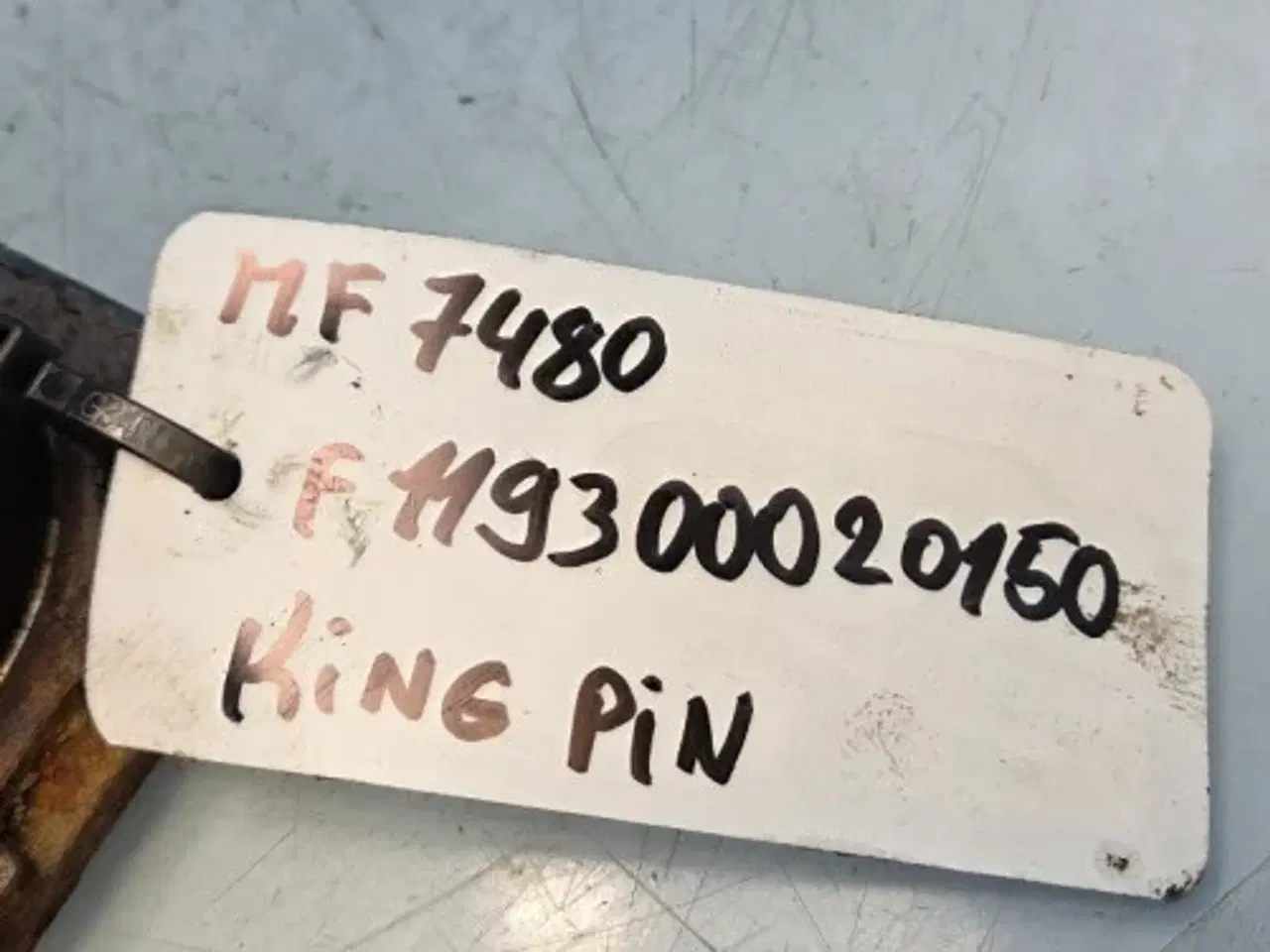 Billede 3 - Massey Ferguson  7480  Stift F119300020150