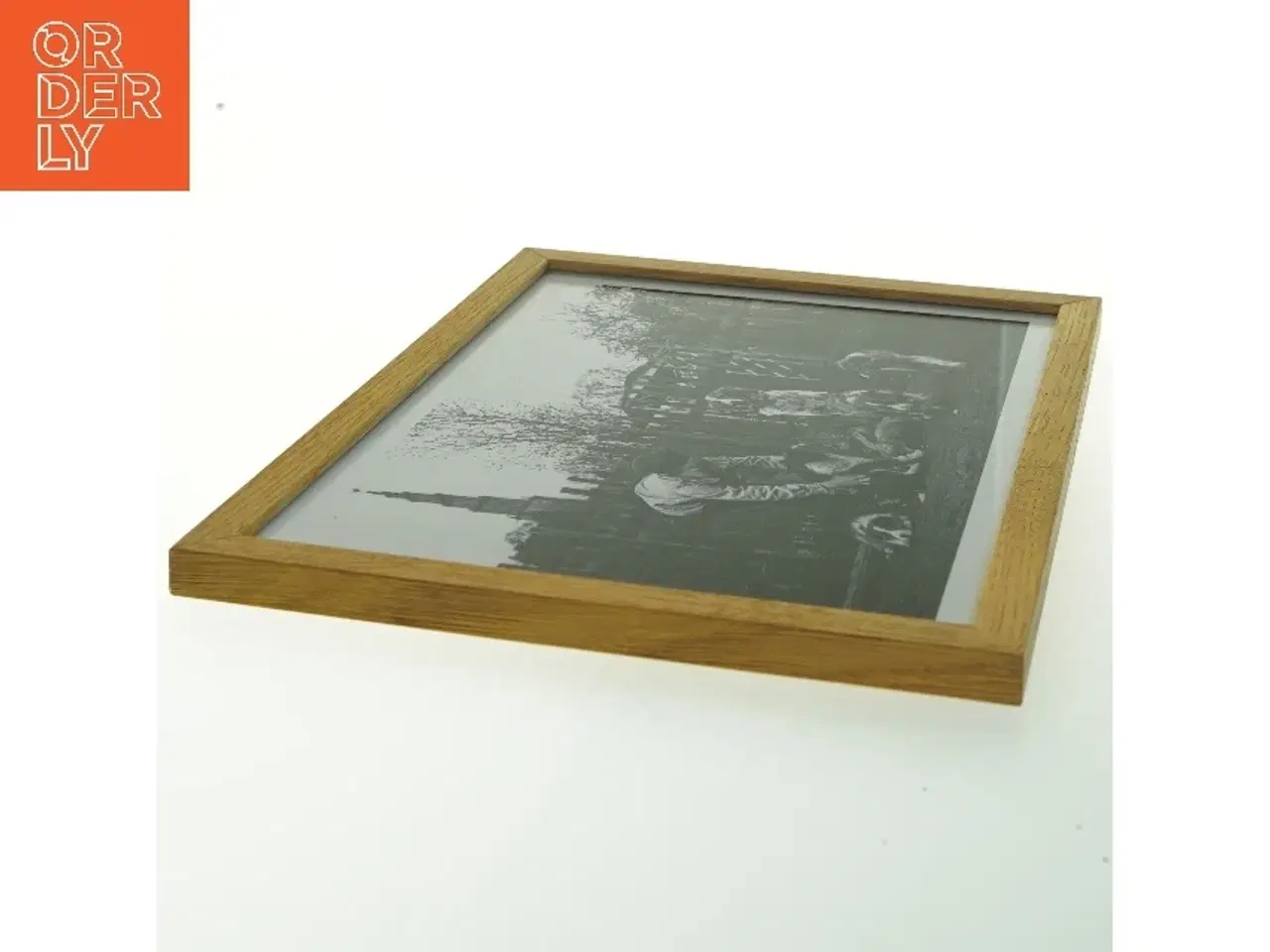 Billede 3 - Indrammet sort-hvid fotografi fra Nielsen (str. 21x29,7 cm)
