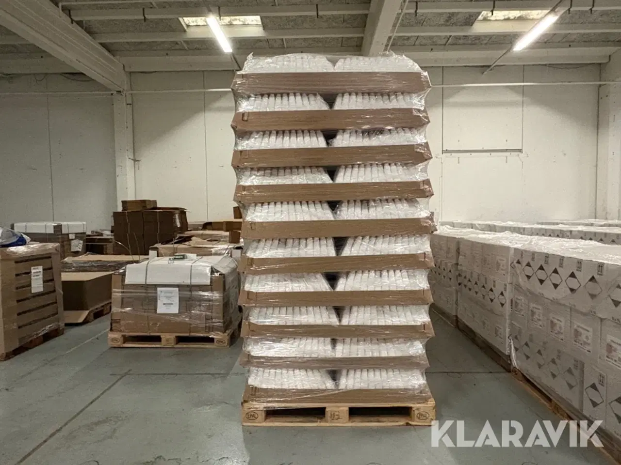 Billede 2 - Plastikflasker Enballator Mellerud AB 48E0050-281-968L - 2 paller af 960