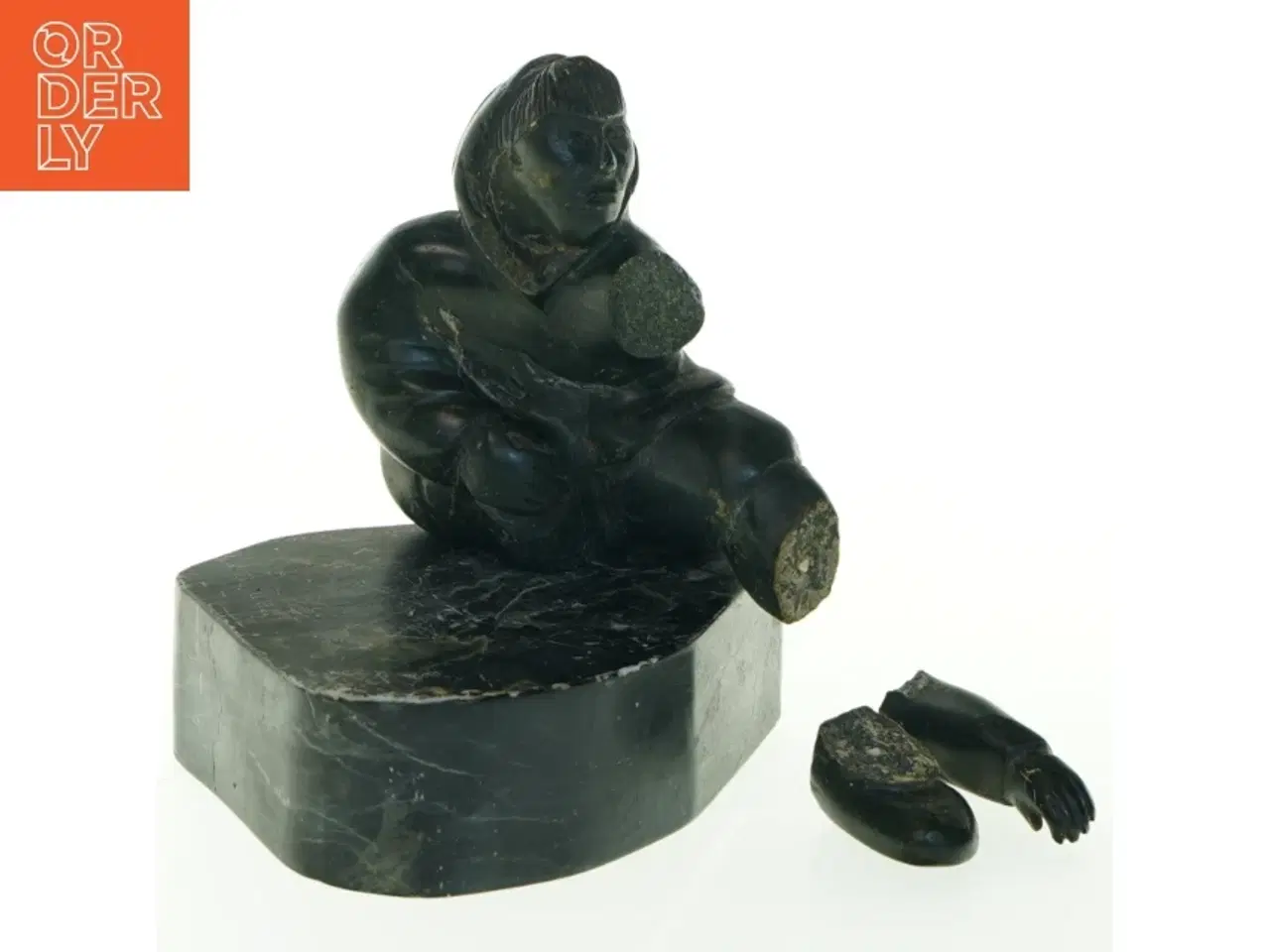 Billede 1 - Grønlandica. Reparationstrængende stenskulptur (str. 19x21 cm)
