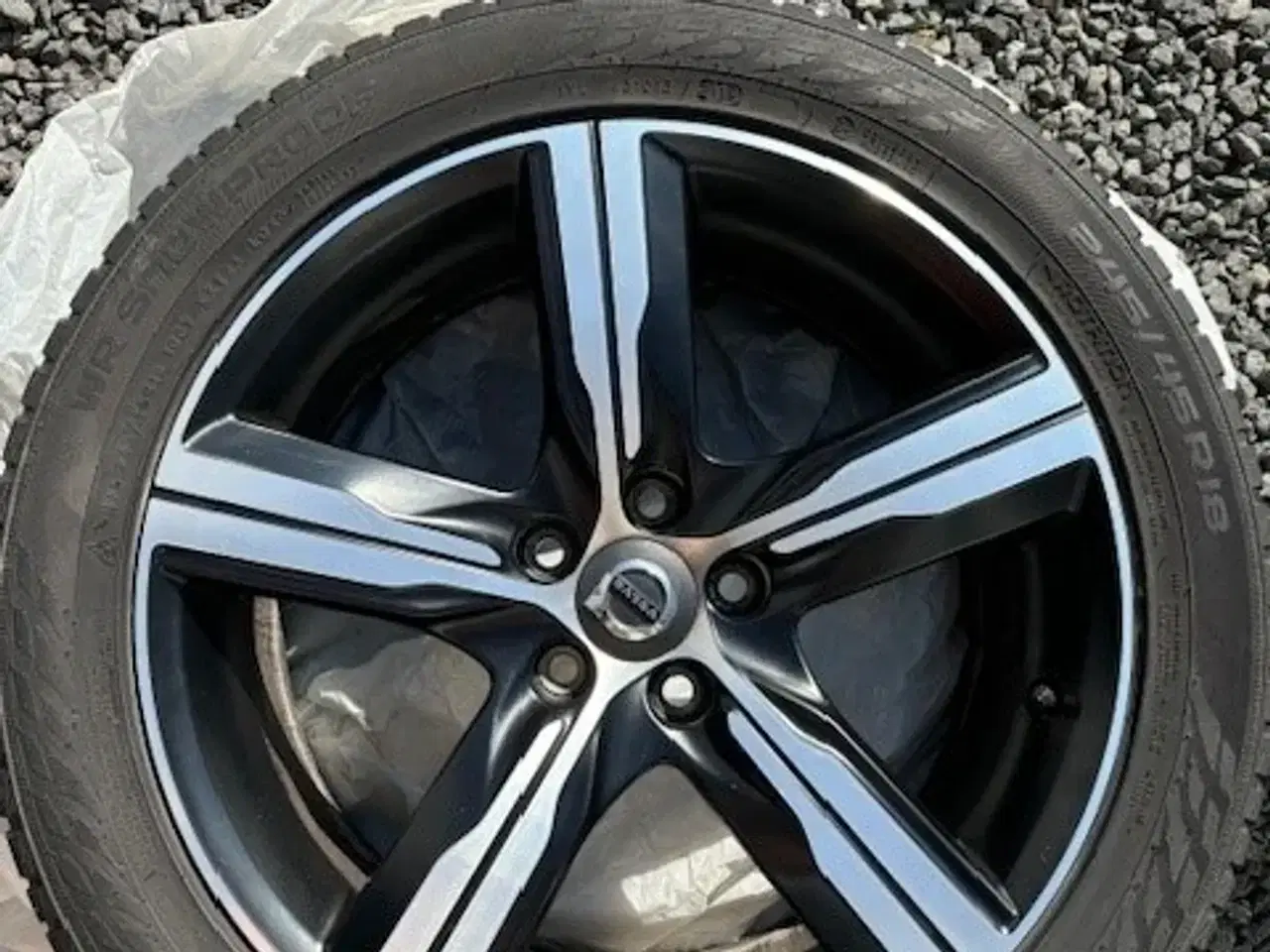Billede 1 - Original Volvo alufælg med vinterdæk