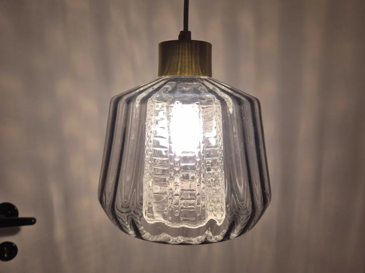 Billede 2 - Smuk svensk retrolampe i røgfarvet glas 
