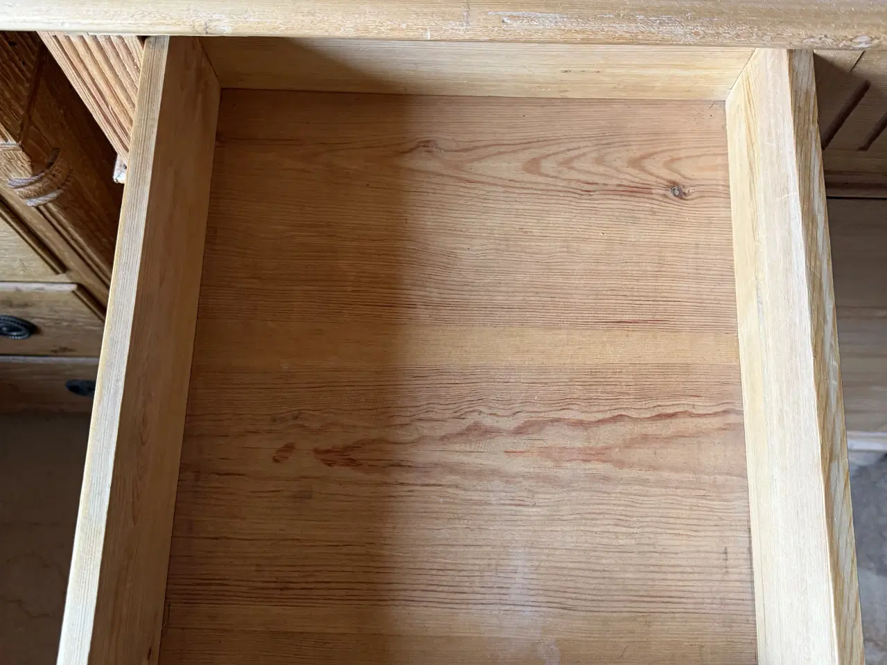 Billede 5 - Kommode i fyr 