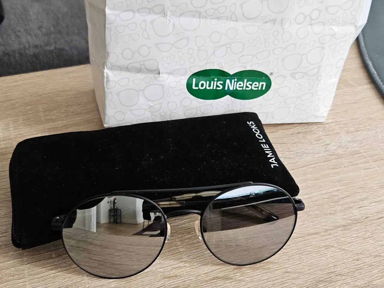 Billede 1 - Solbriller Jamie looks 