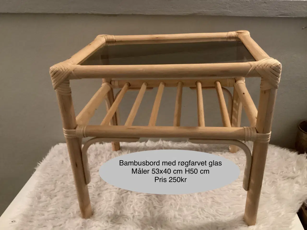 Billede 1 - Bambus sidebord med røgfarvet glasplade