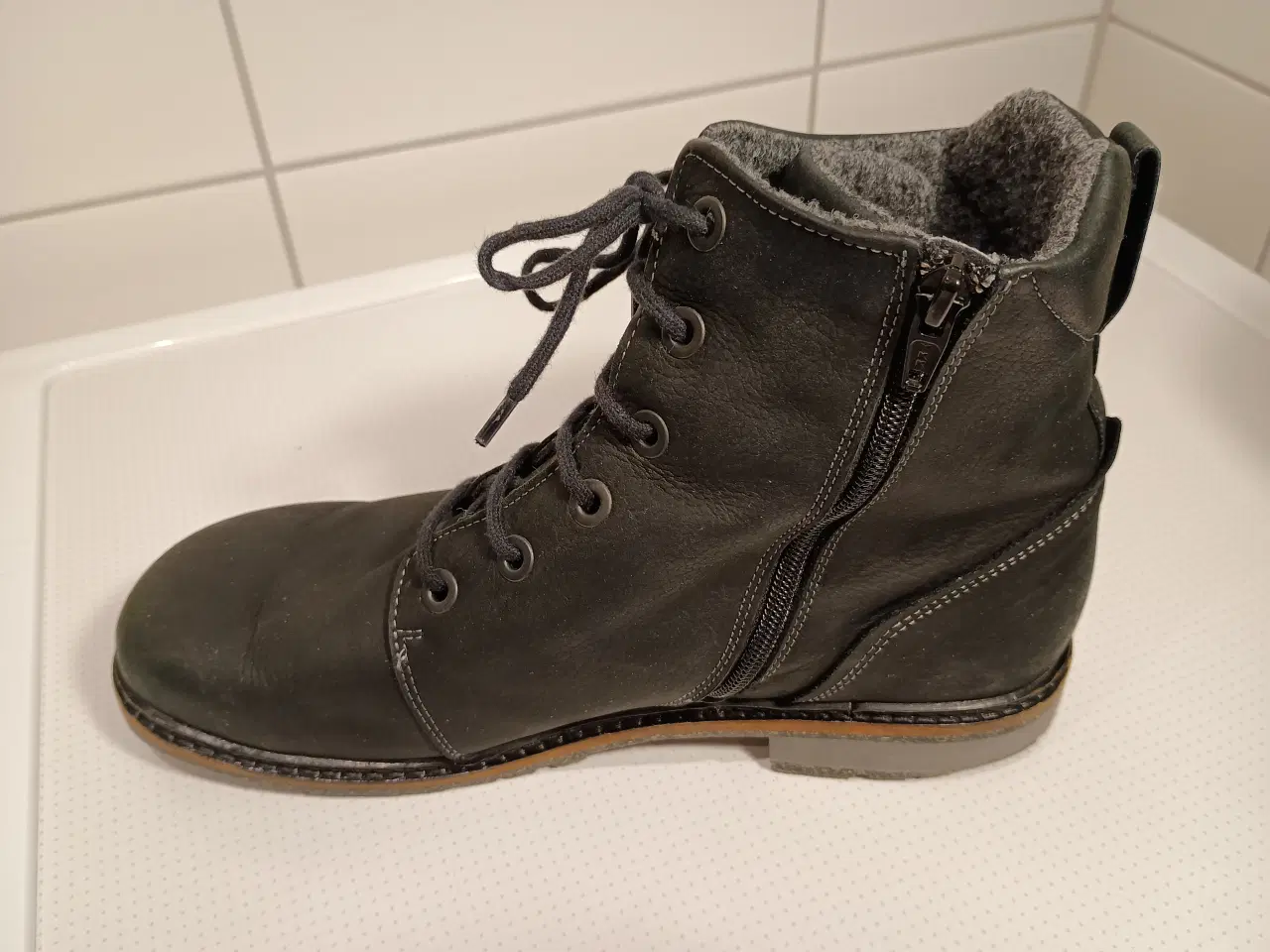 Billede 6 - Komfortable New Feet støvler, sorte, str. 41