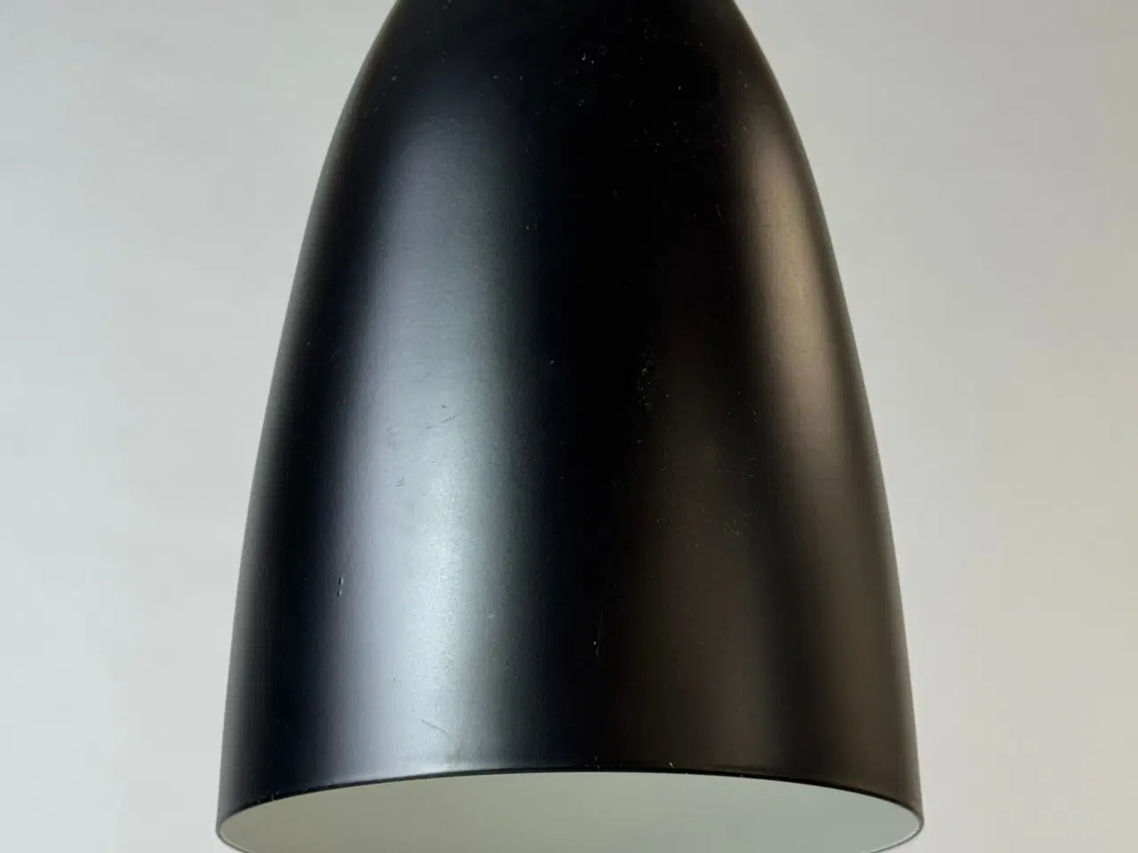 Billede 3 - Gubi Gräshoppa Pendel – Sort/Messing