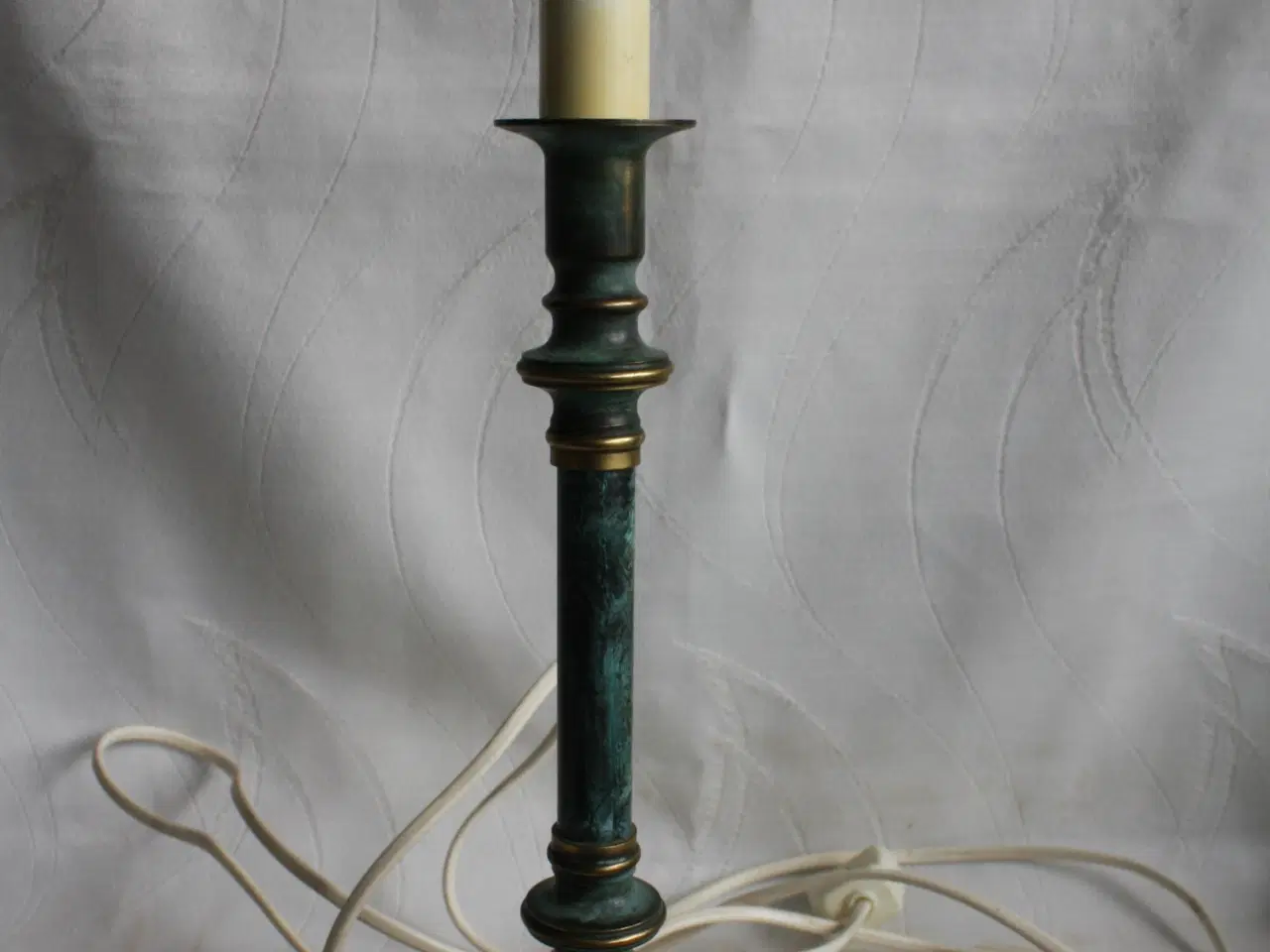 Billede 2 - Lampe af patineret messing