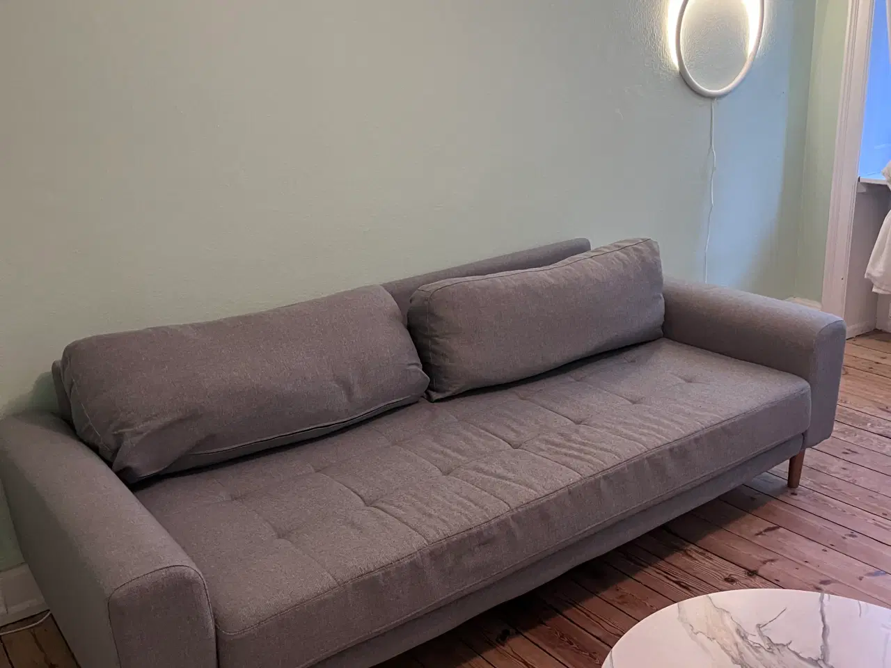 Billede 1 - GRATIS - Sofa 220cm. 2.5 år gammel