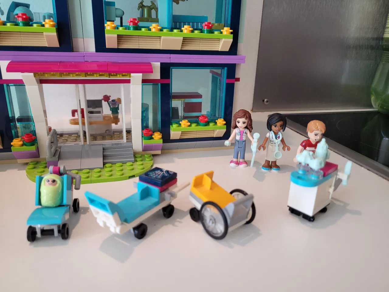 Billede 4 - Lego Friends, 41318 - Heartlake hospital