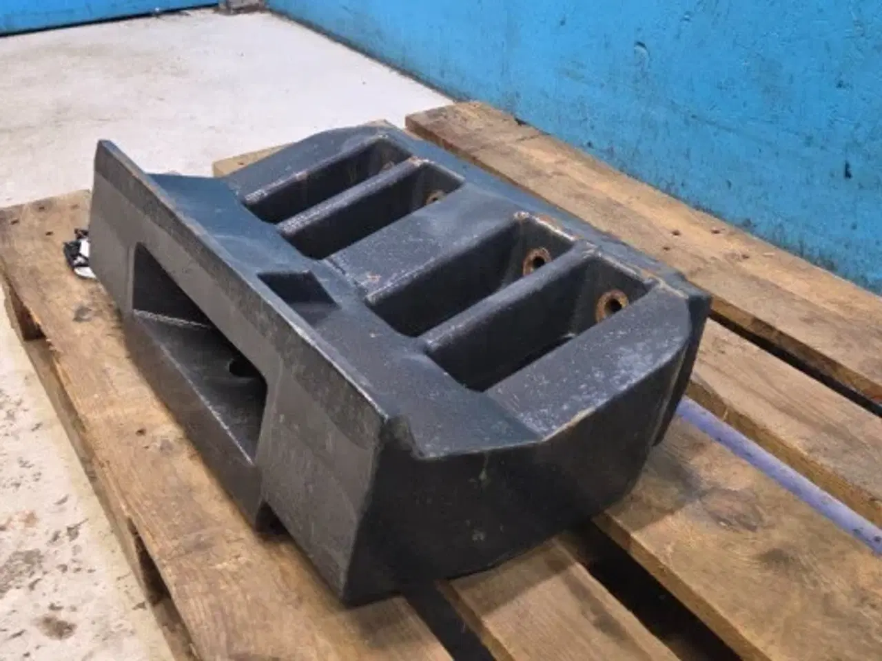 Billede 6 - Case Maxxum 145 Frontvægt Holder 82031499