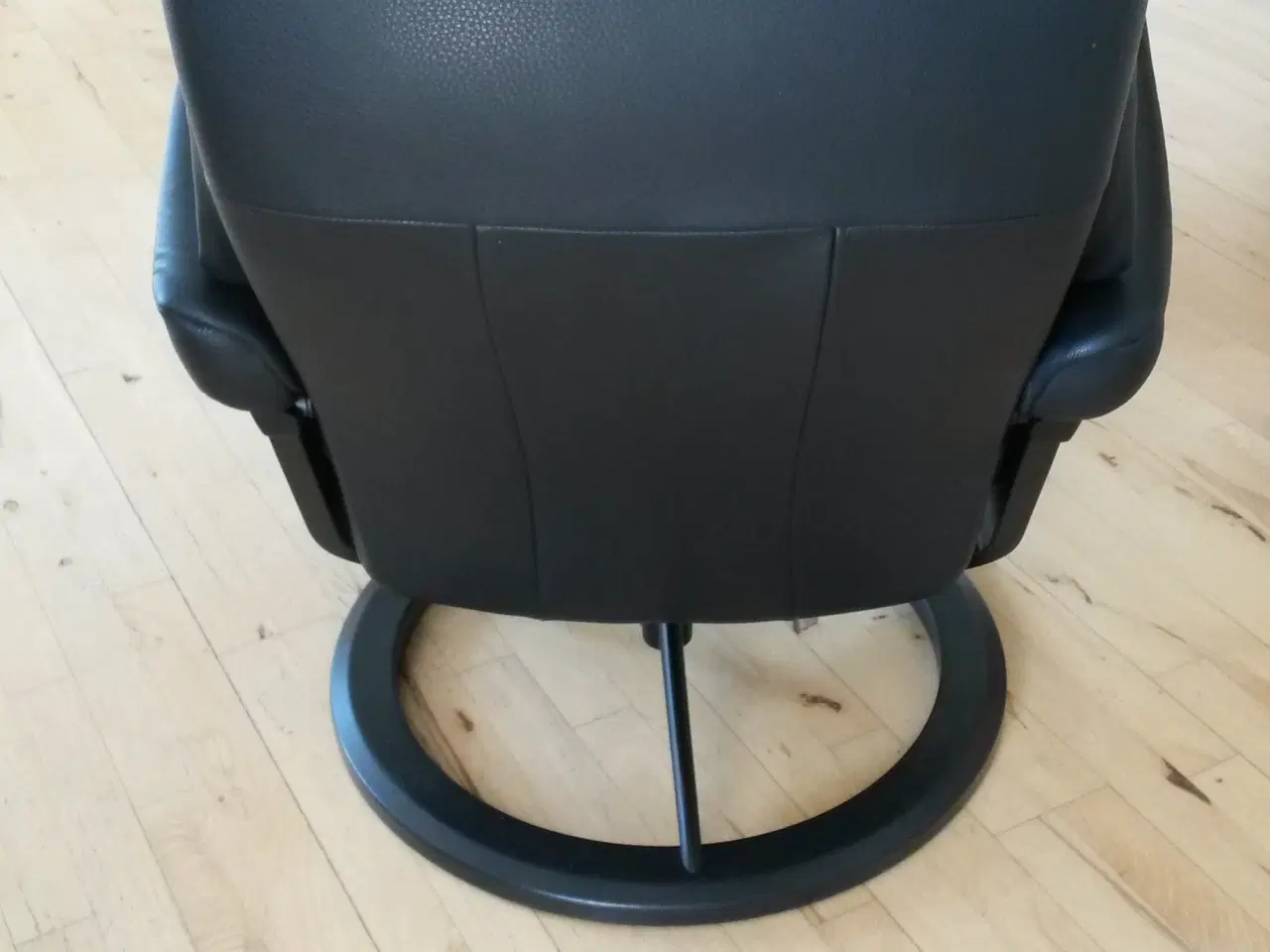 Billede 3 - stressless mayfair med skammel i str medium
