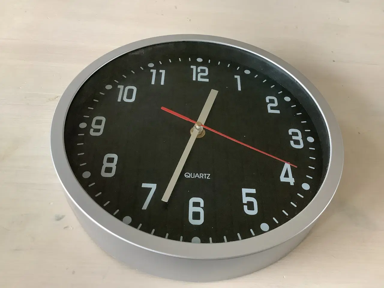 Billede 1 - Quartz vægur 25 i diameter 