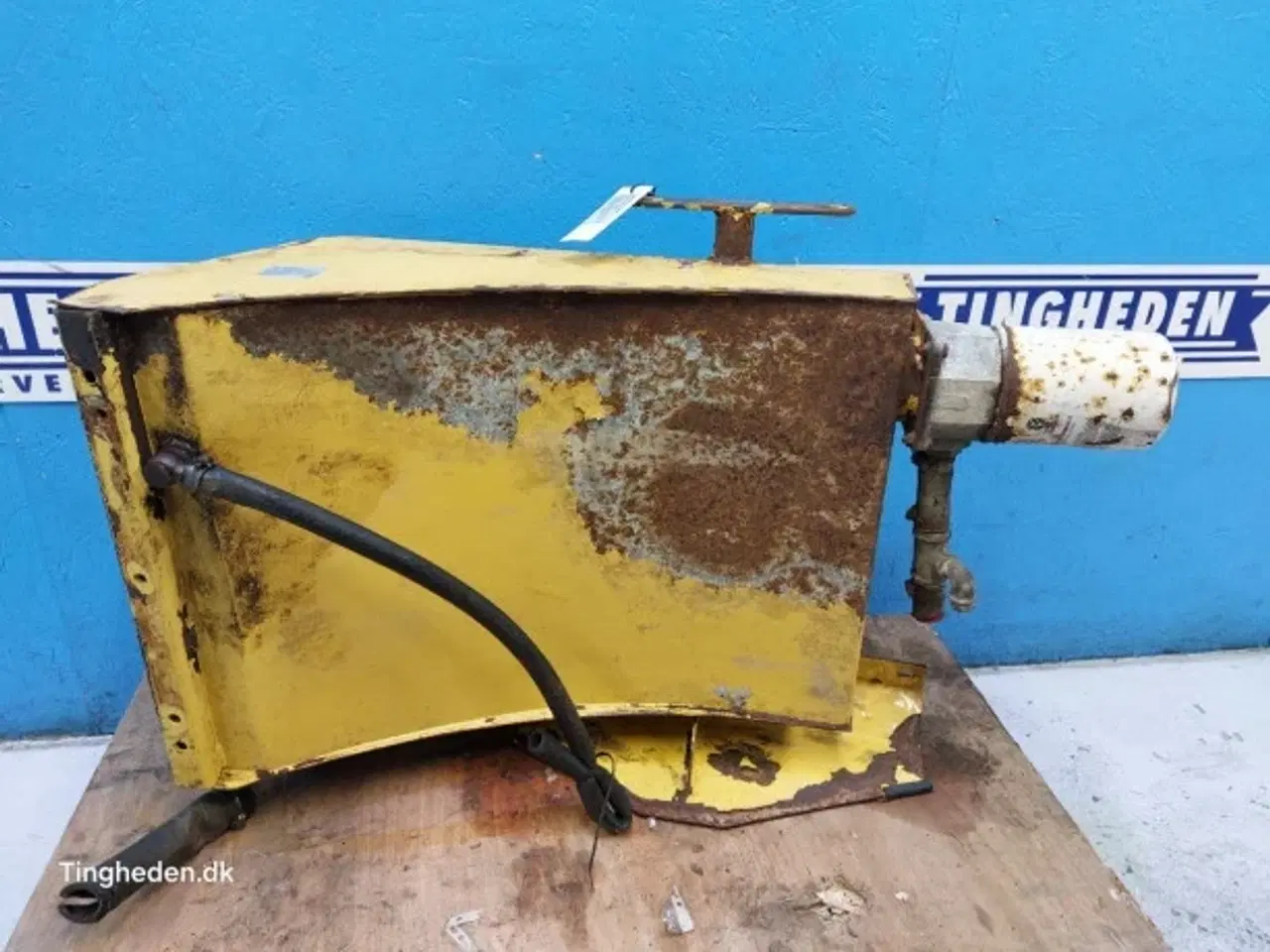 Billede 10 - New Holland FX38 Hydrauliktank 84032492