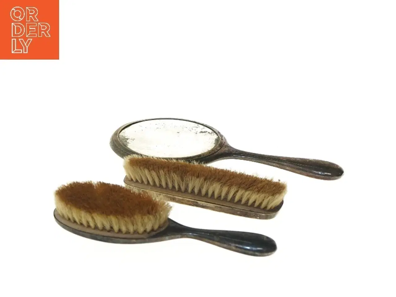 Billede 3 - Gammel håndspejl og børstesæt (str. 17-29 cm)