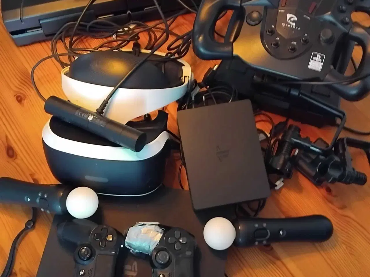 Billede 1 - Sony Playstation 4 konsol med VR-headset, rat og c