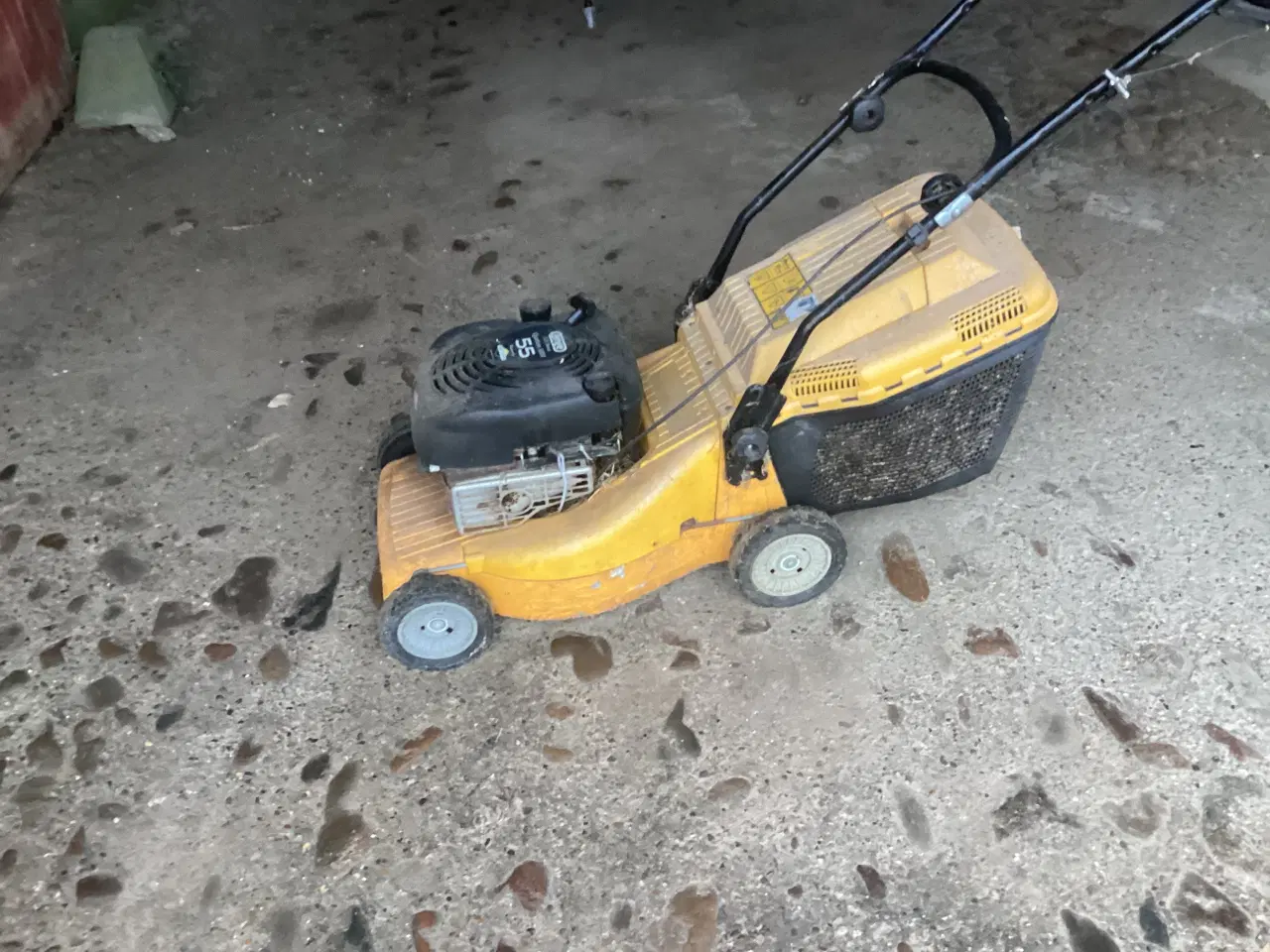 Billede 2 - Stiga plæneklipper med fremtræk 