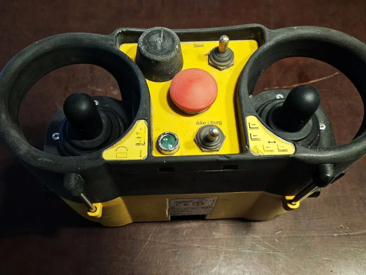 Billede 3 - Manitou Fjernbetjening / HETRONIC / inkl. 3 batterier / pæn og ordentlig stand