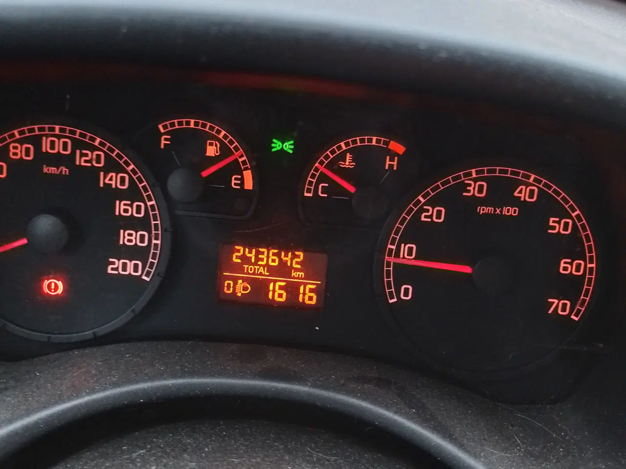 Billede 5 - God begynderbil