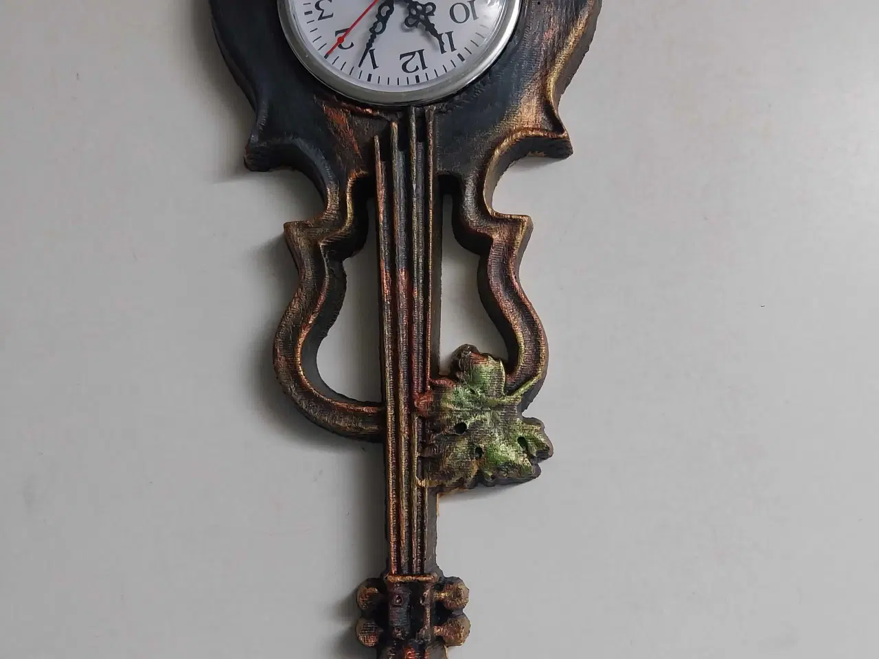 Billede 3 - Vægur. Violin kobberfarvet. 