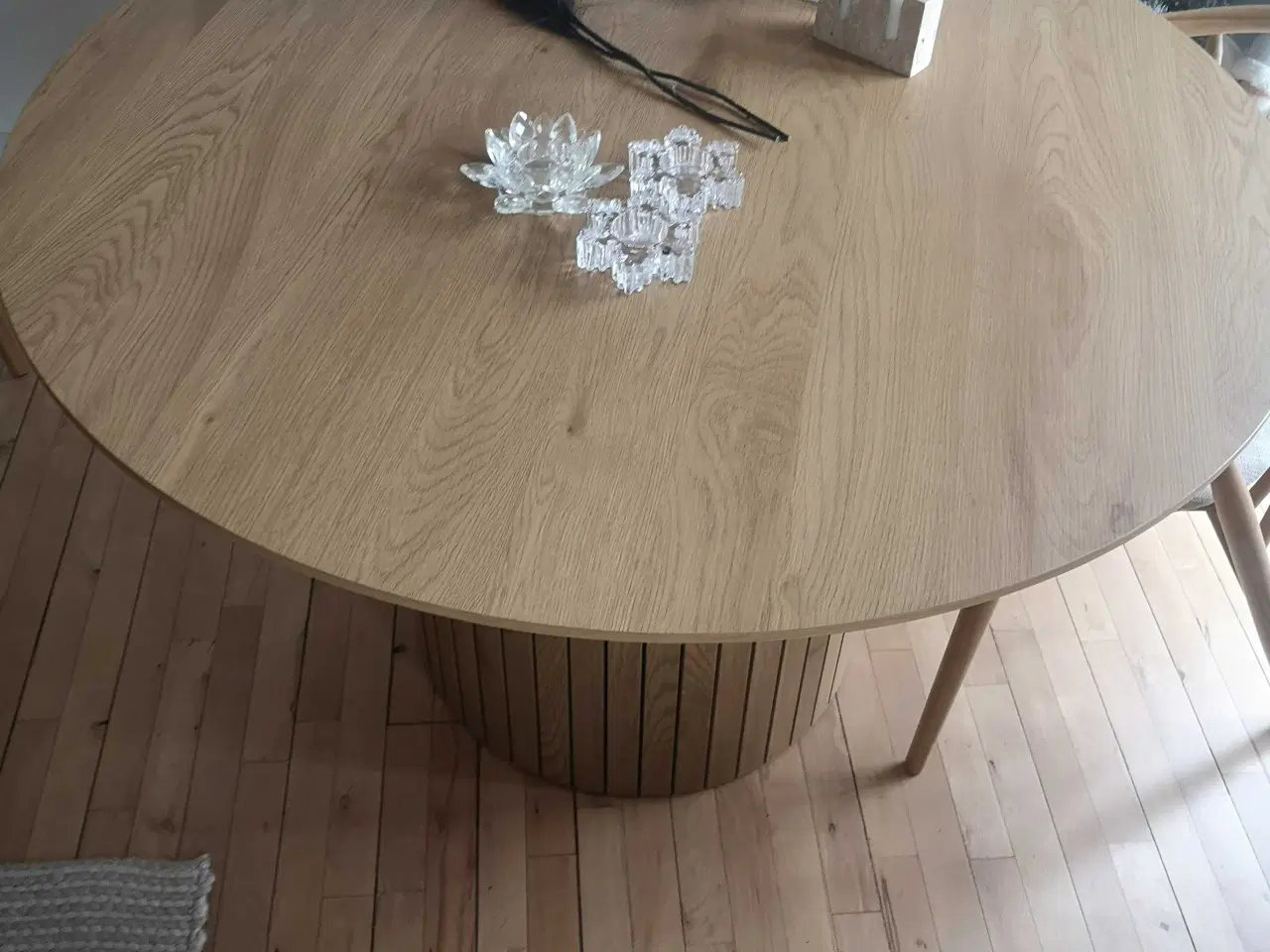 Billede 2 - Rundt spisebord 