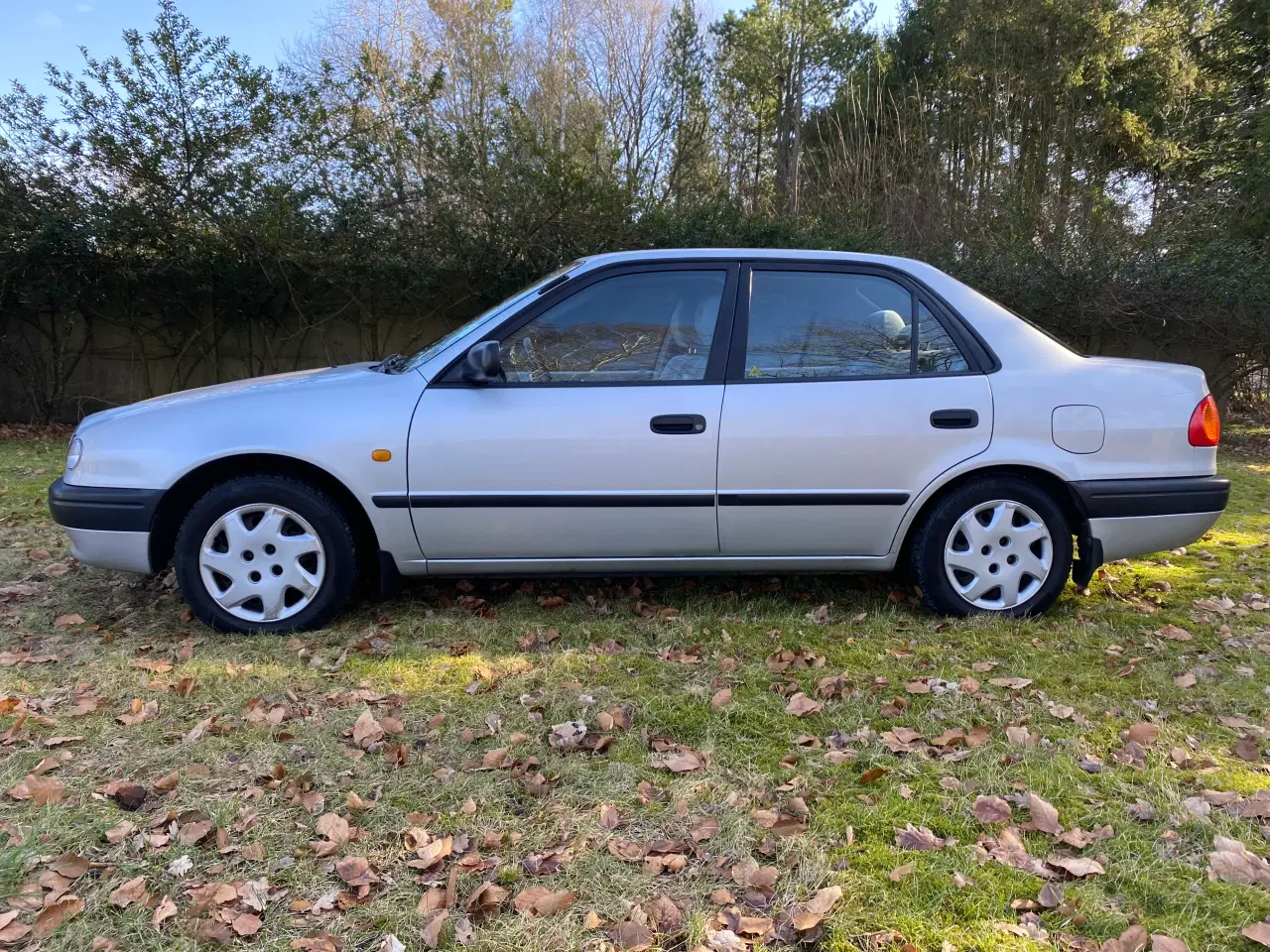 Billede 5 - Toyota Corolla 1.3 4d sølvmetal