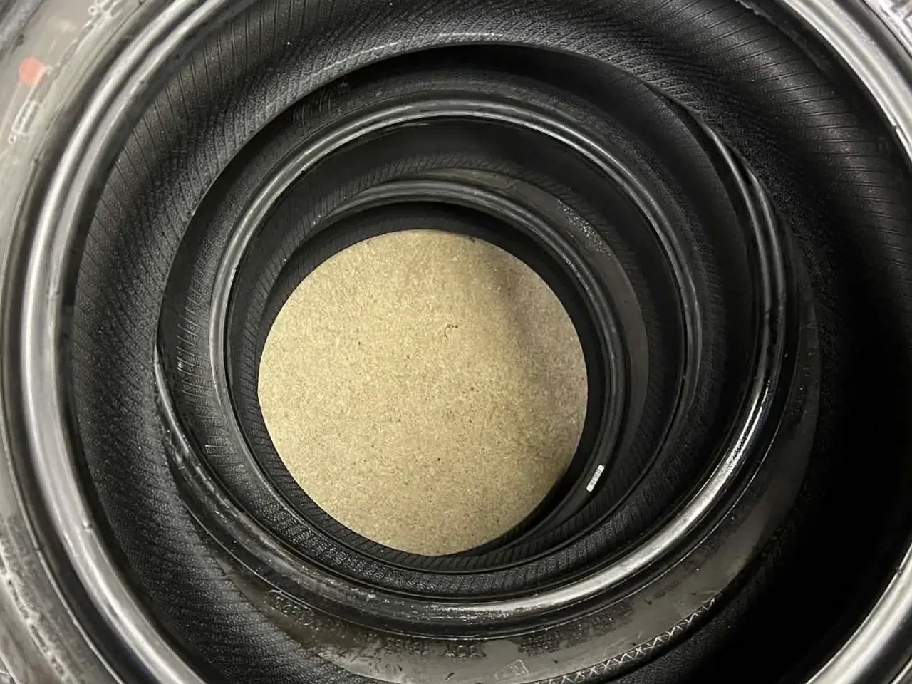 Billede 1 - Nye sommerdæk til elbil