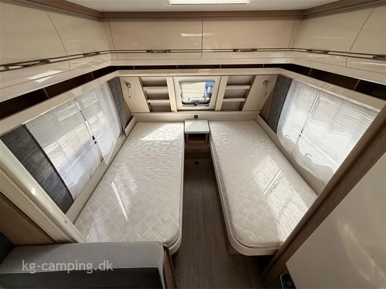 Billede 3 - 2022 - Hobby Excellent 460 SL   Enkeltsenge - Luftfortelt - Mover - Cykelstativ.